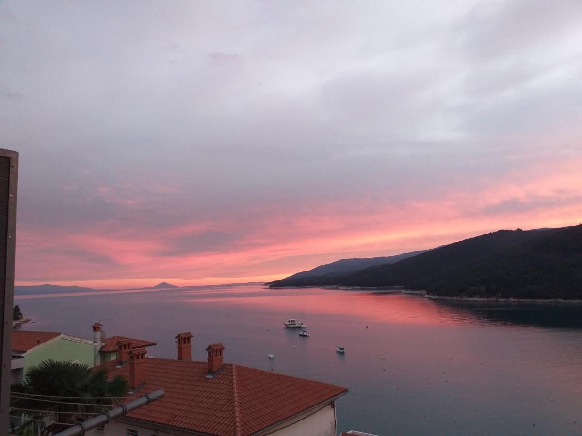 Apartment Noemi With A Direct Beach View Rabac Εξωτερικό φωτογραφία