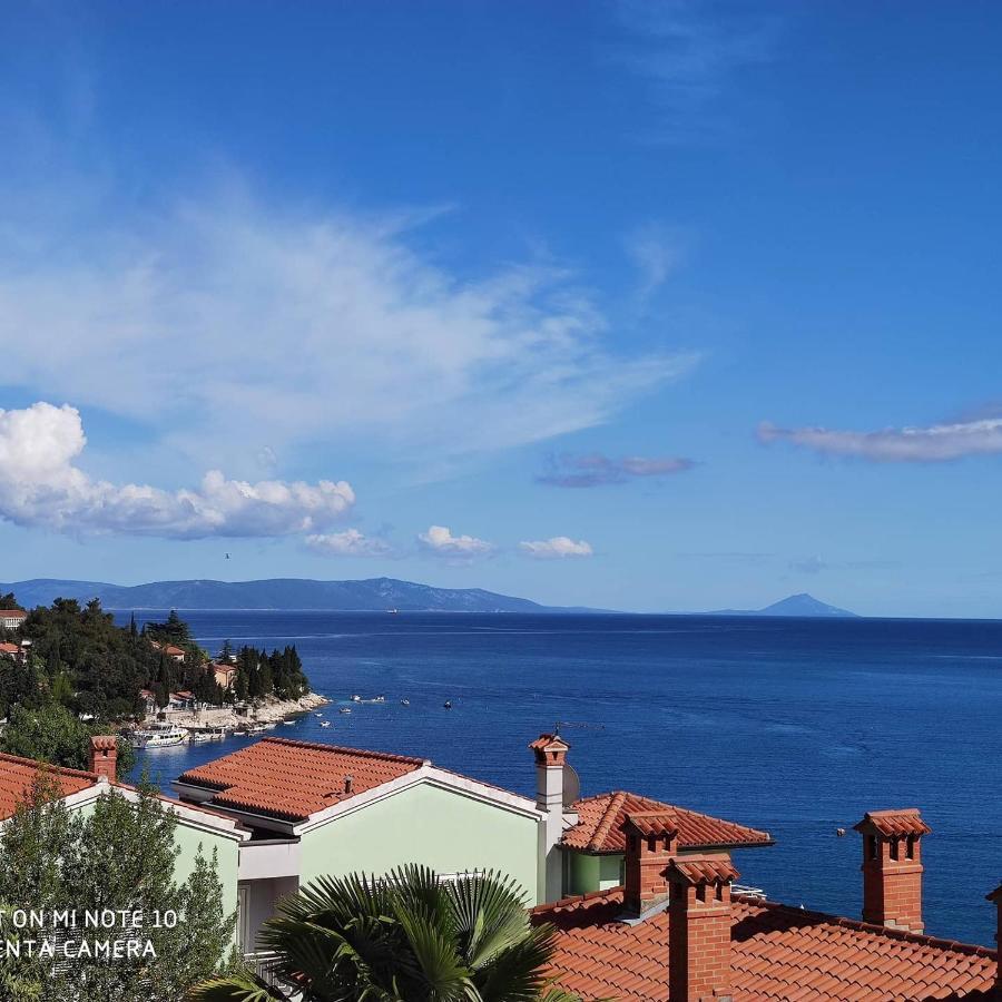 Apartment Noemi With A Direct Beach View Rabac Εξωτερικό φωτογραφία