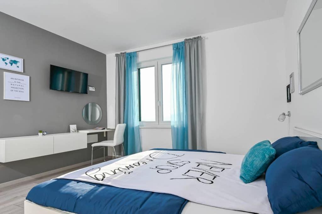 Apartment Noemi With A Direct Beach View Rabac Εξωτερικό φωτογραφία