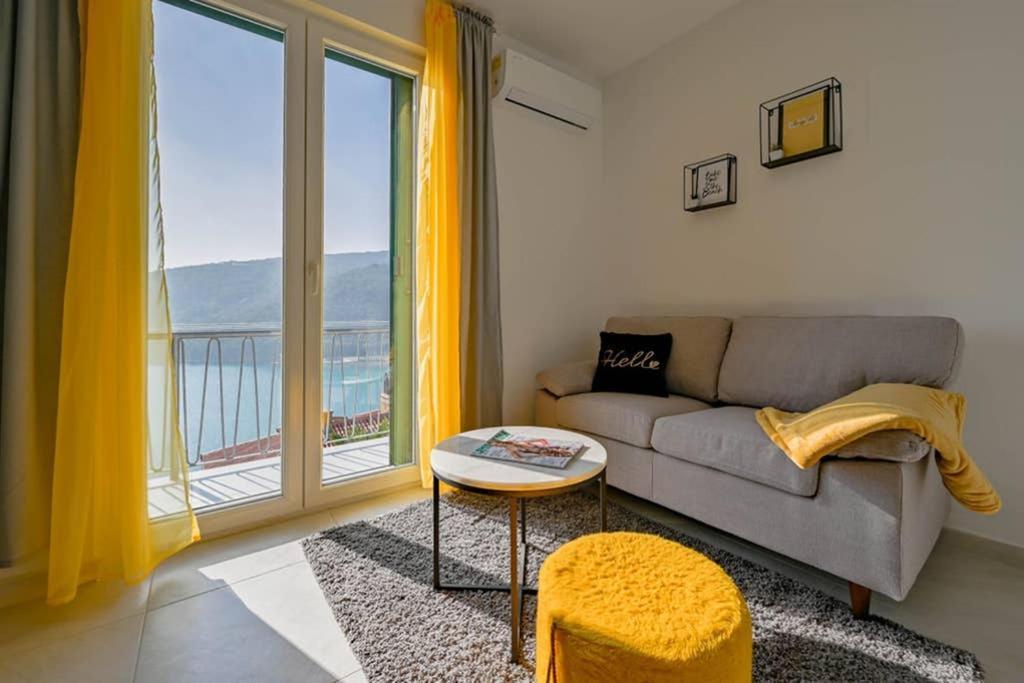 Apartment Noemi With A Direct Beach View Rabac Εξωτερικό φωτογραφία