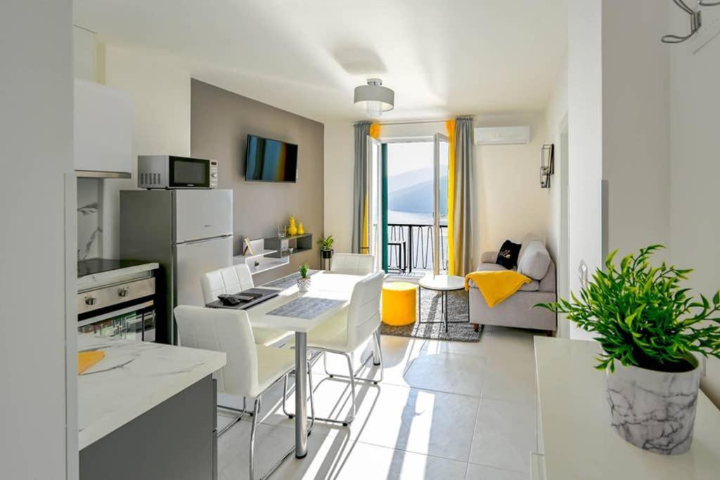 Apartment Noemi With A Direct Beach View Rabac Εξωτερικό φωτογραφία
