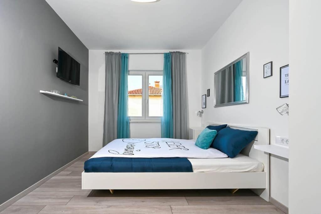 Apartment Noemi With A Direct Beach View Rabac Εξωτερικό φωτογραφία