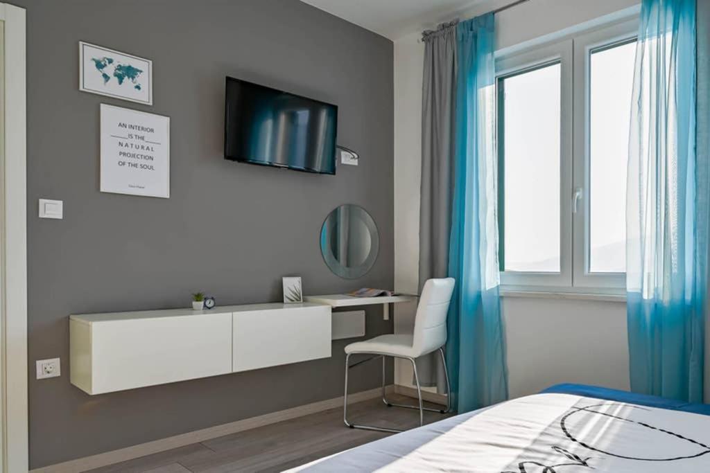 Apartment Noemi With A Direct Beach View Rabac Εξωτερικό φωτογραφία